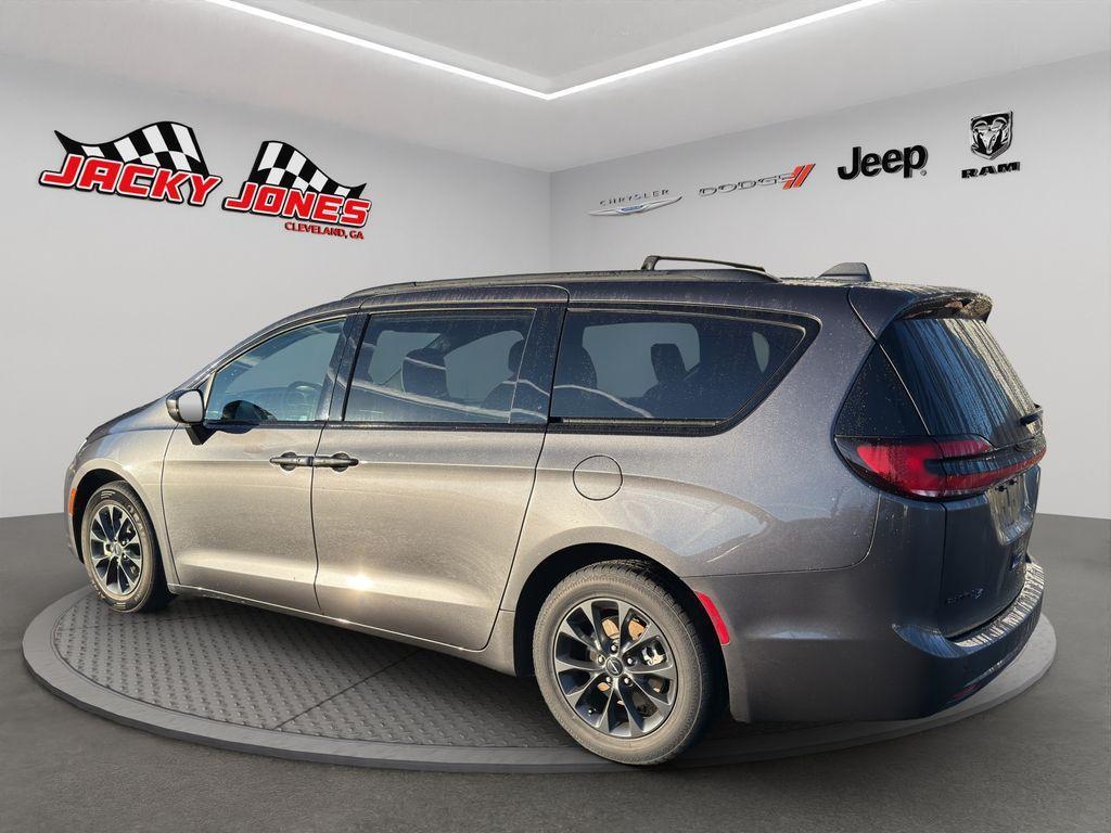 used 2021 Chrysler Pacifica car, priced at $24,969