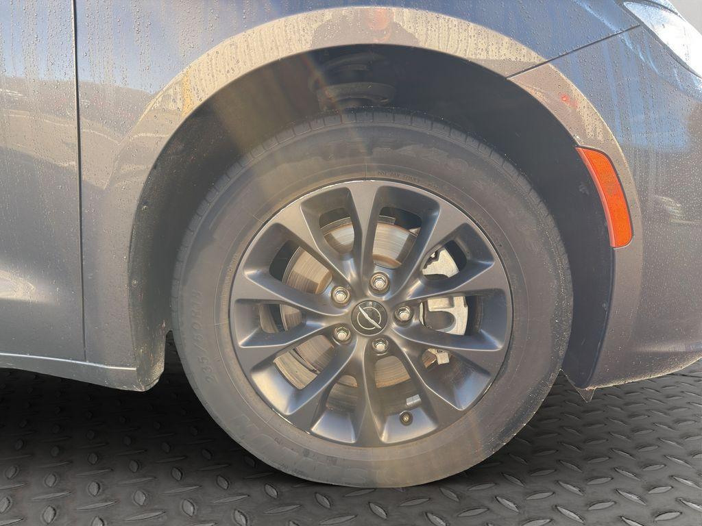 used 2021 Chrysler Pacifica car, priced at $24,969