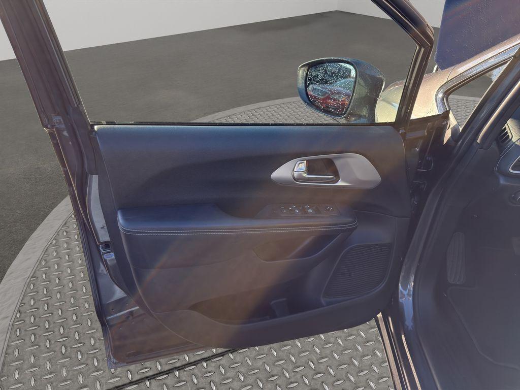 used 2021 Chrysler Pacifica car, priced at $24,969