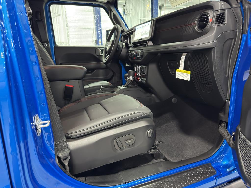 new 2025 Jeep Wrangler car