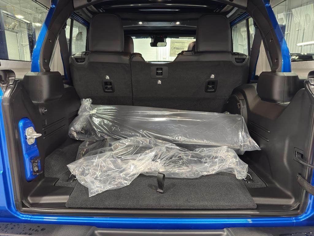 new 2025 Jeep Wrangler car