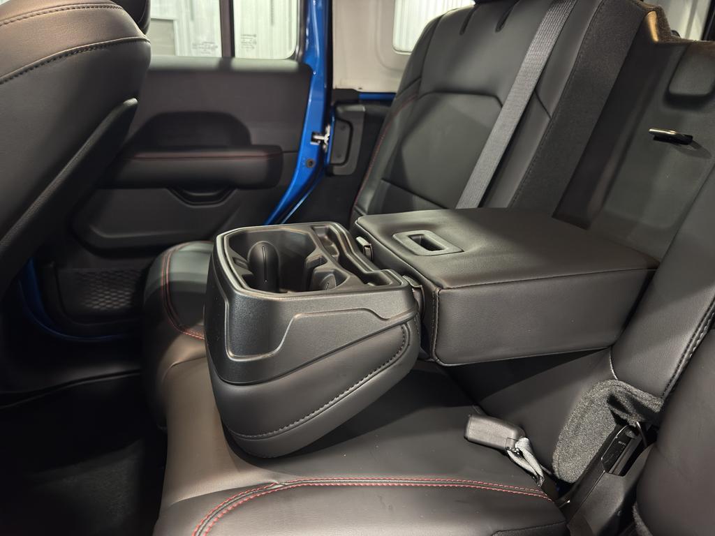 new 2025 Jeep Wrangler car
