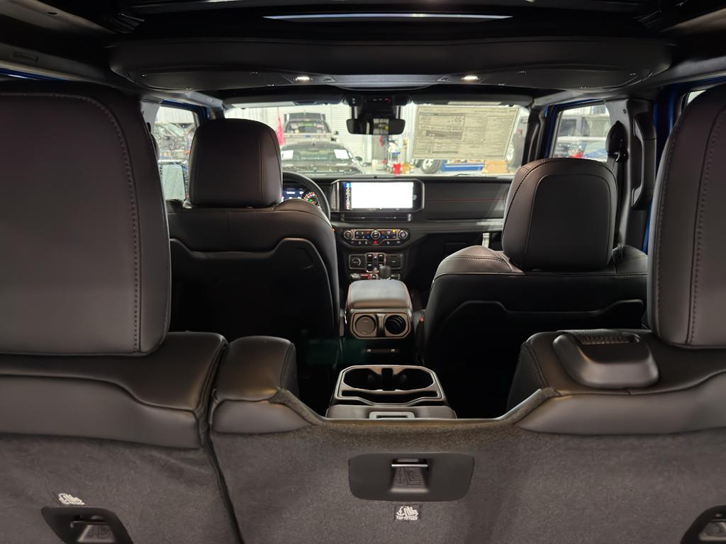 new 2025 Jeep Wrangler car