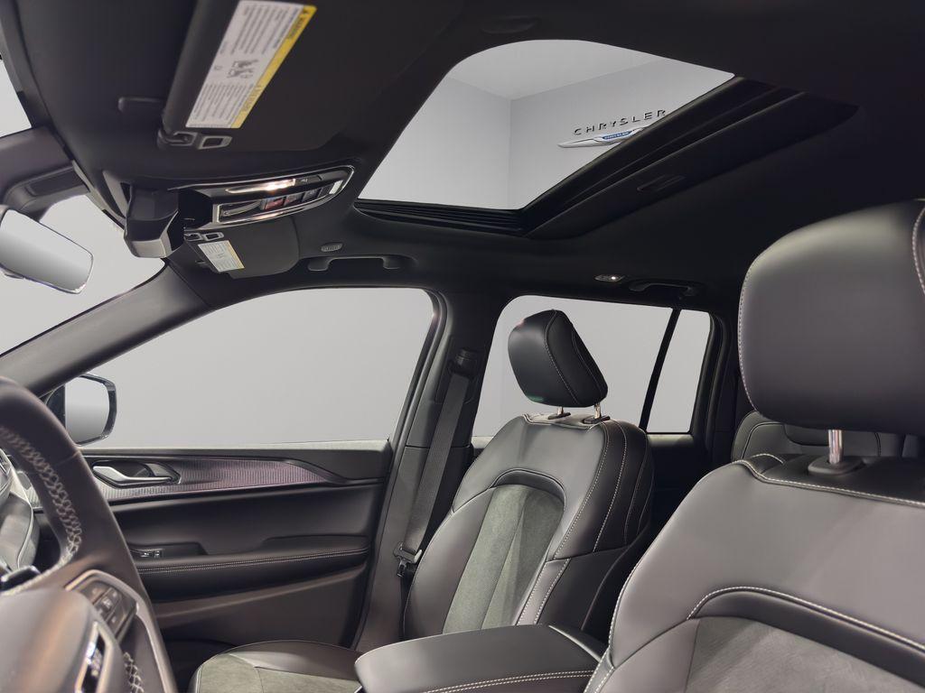 new 2025 Jeep Grand Cherokee car, priced at $46,343