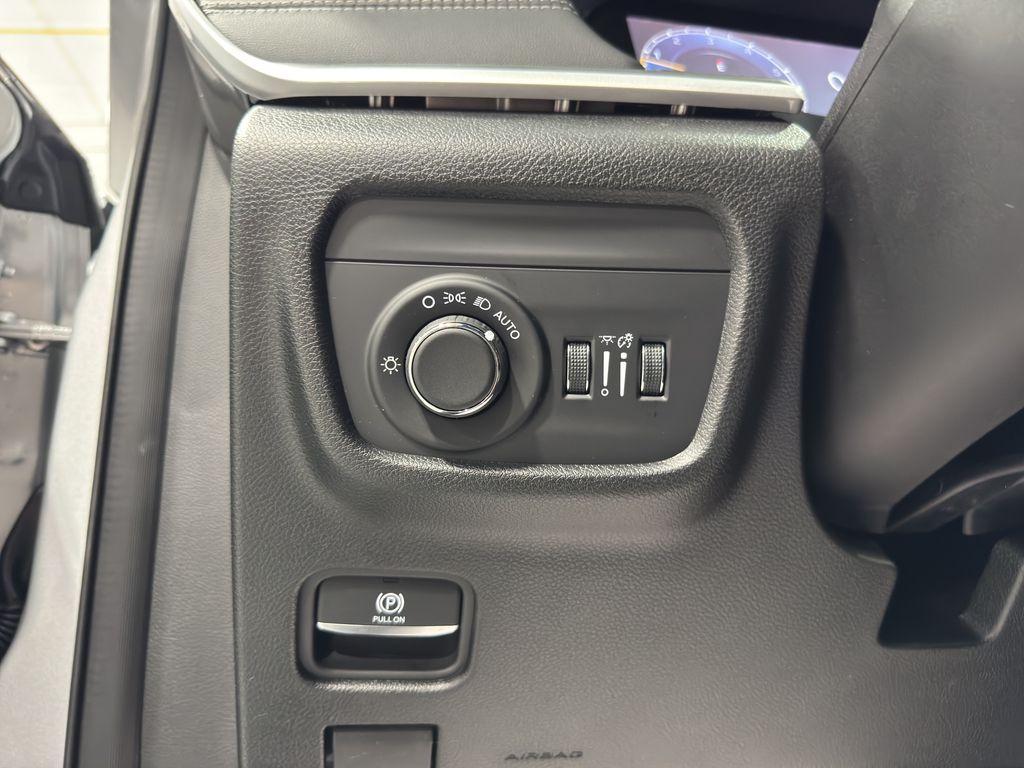 new 2025 Jeep Grand Cherokee car, priced at $46,343