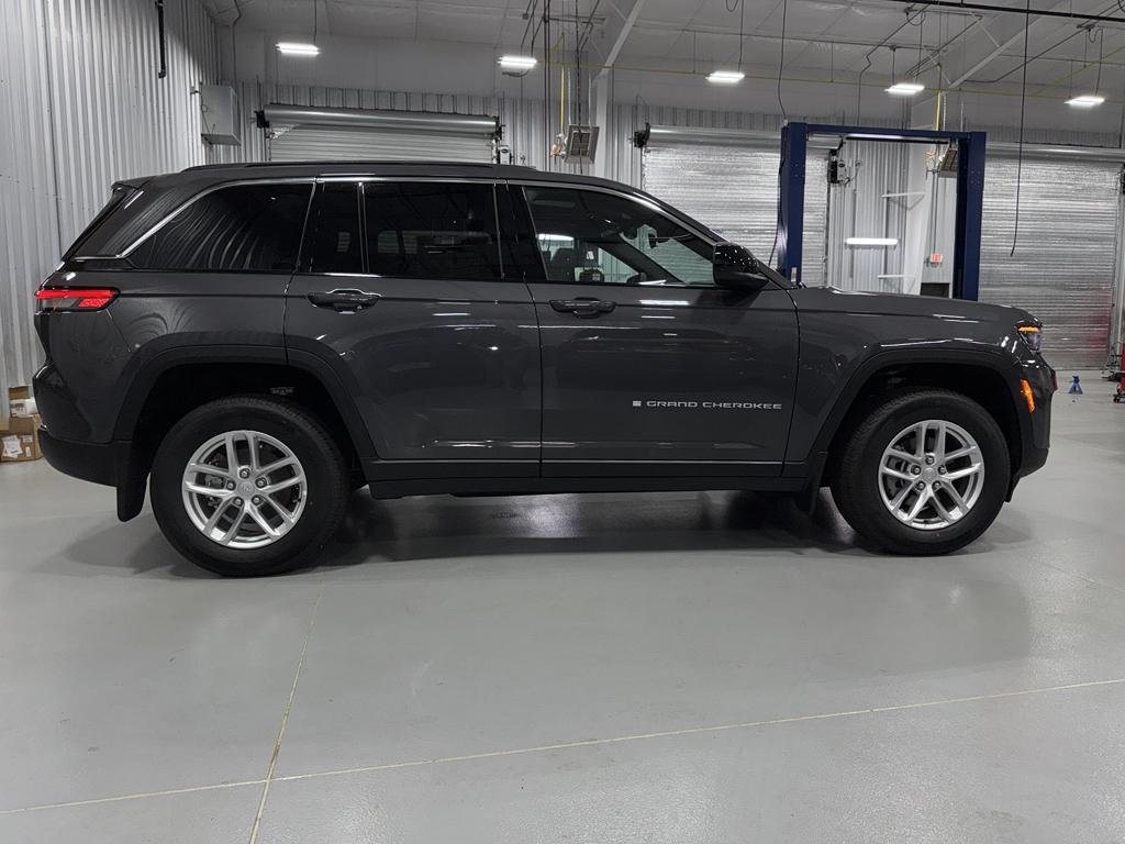 used 2025 Jeep Grand Cherokee car, priced at $33,995