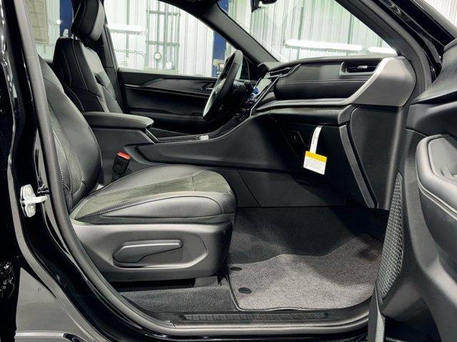 new 2025 Jeep Grand Cherokee L car, priced at $46,996