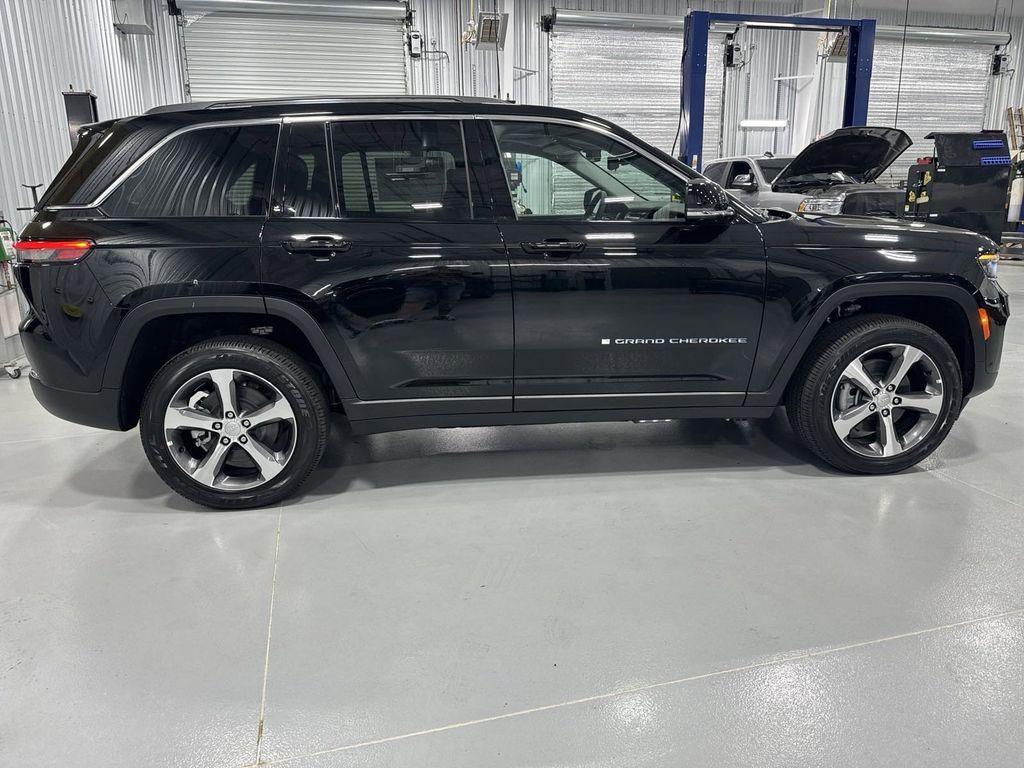 new 2024 Jeep Grand Cherokee 4xe car, priced at $51,564