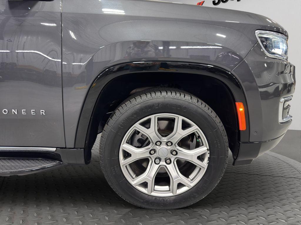 used 2022 Jeep Wagoneer car, priced at $47,569