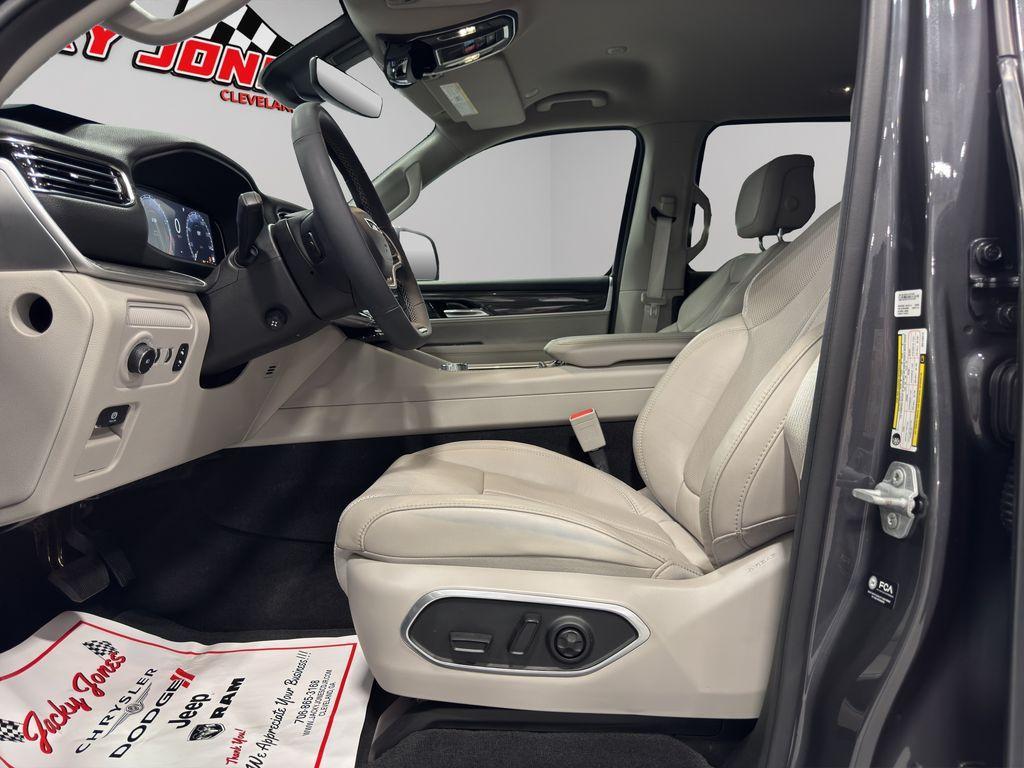 used 2022 Jeep Wagoneer car, priced at $47,569