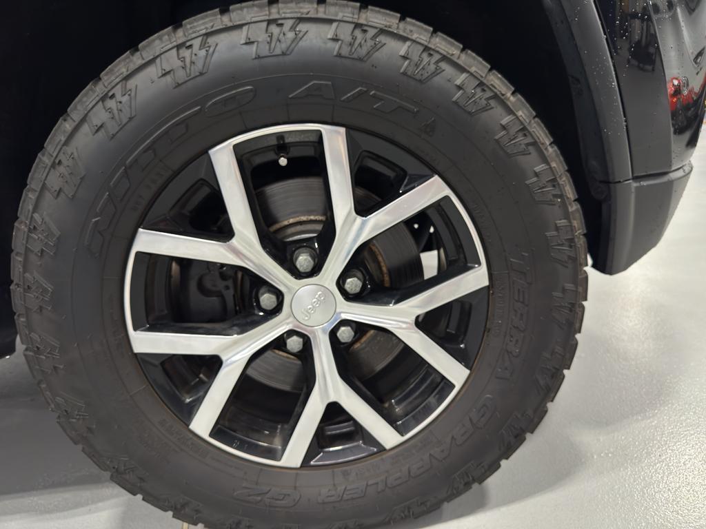 used 2013 Jeep Grand Cherokee car, priced at $21,869