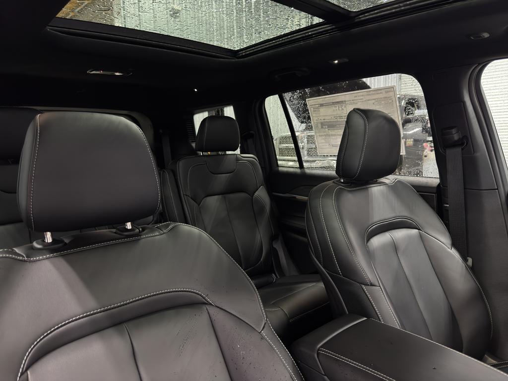 new 2025 Jeep Grand Cherokee L car