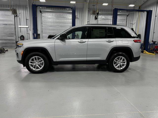 new 2024 Jeep Grand Cherokee car, priced at $42,442