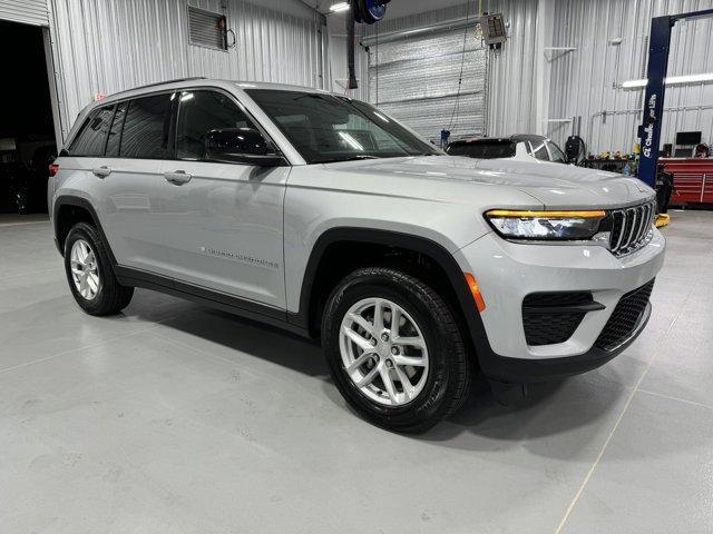 new 2024 Jeep Grand Cherokee car, priced at $42,442