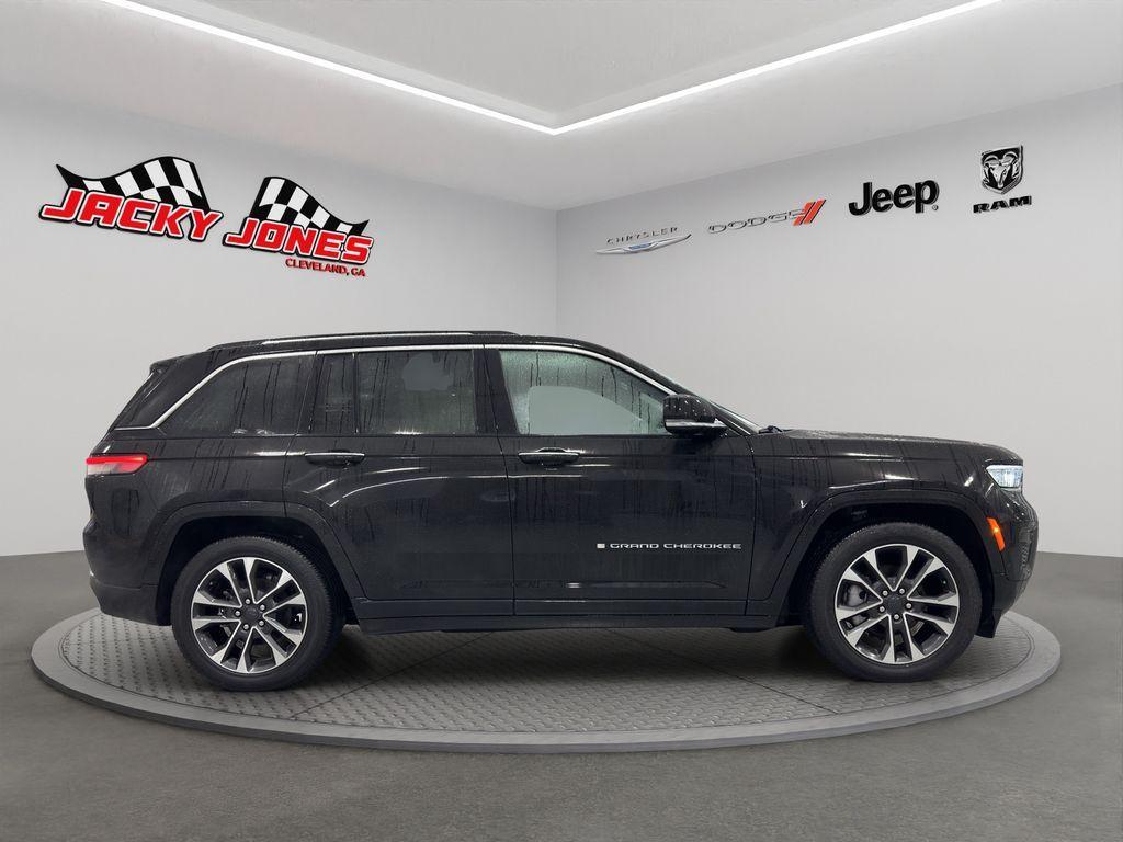 used 2022 Jeep Grand Cherokee car, priced at $35,569