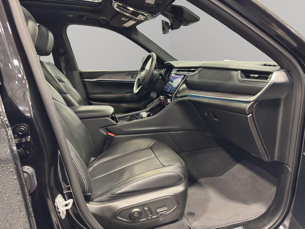 used 2022 Jeep Grand Cherokee car, priced at $35,569