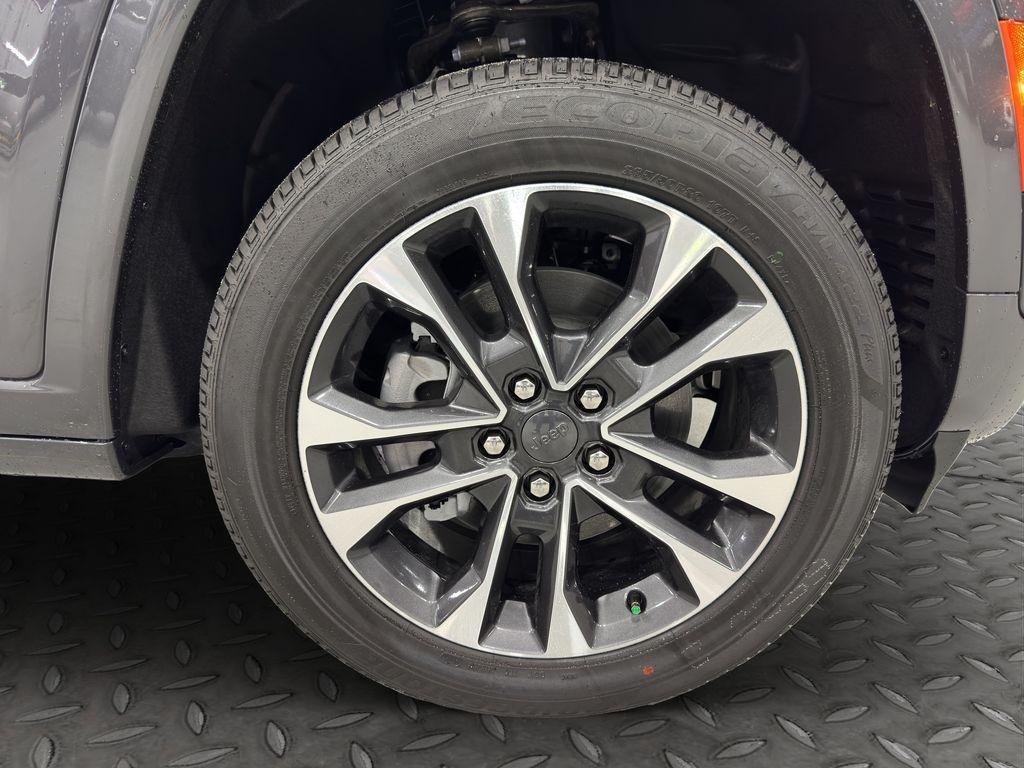 new 2025 Jeep Grand Cherokee L car, priced at $57,110