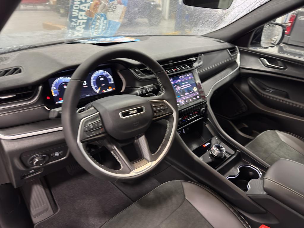 used 2025 Jeep Grand Cherokee L car, priced at $39,969