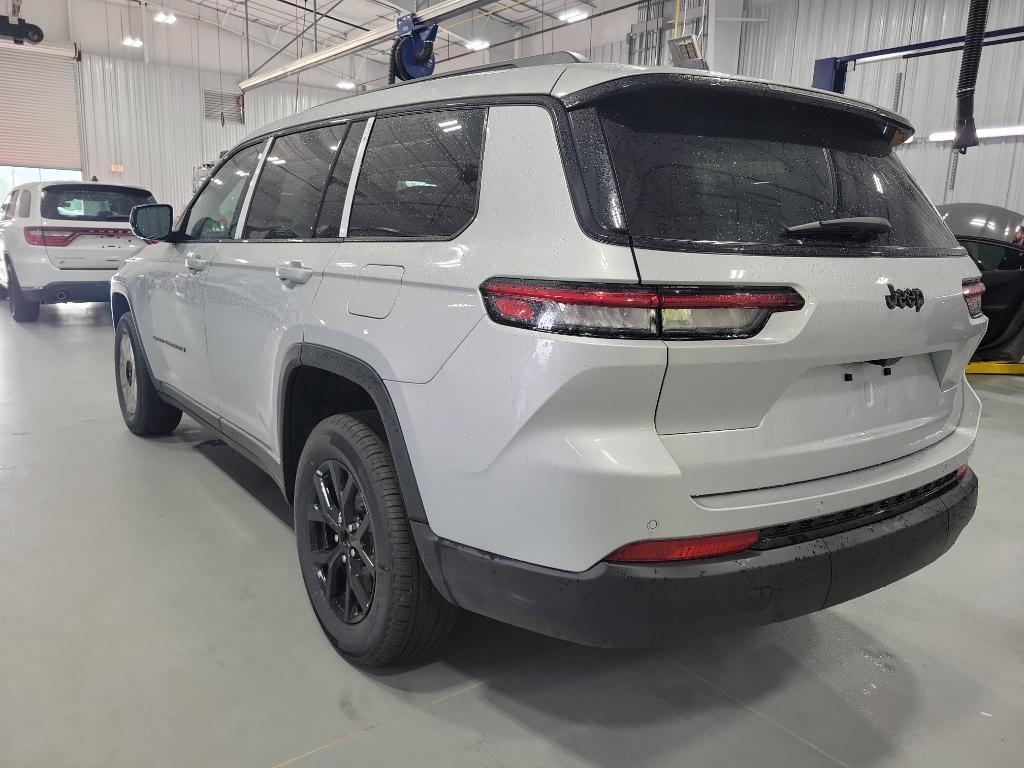 used 2025 Jeep Grand Cherokee L car, priced at $39,995