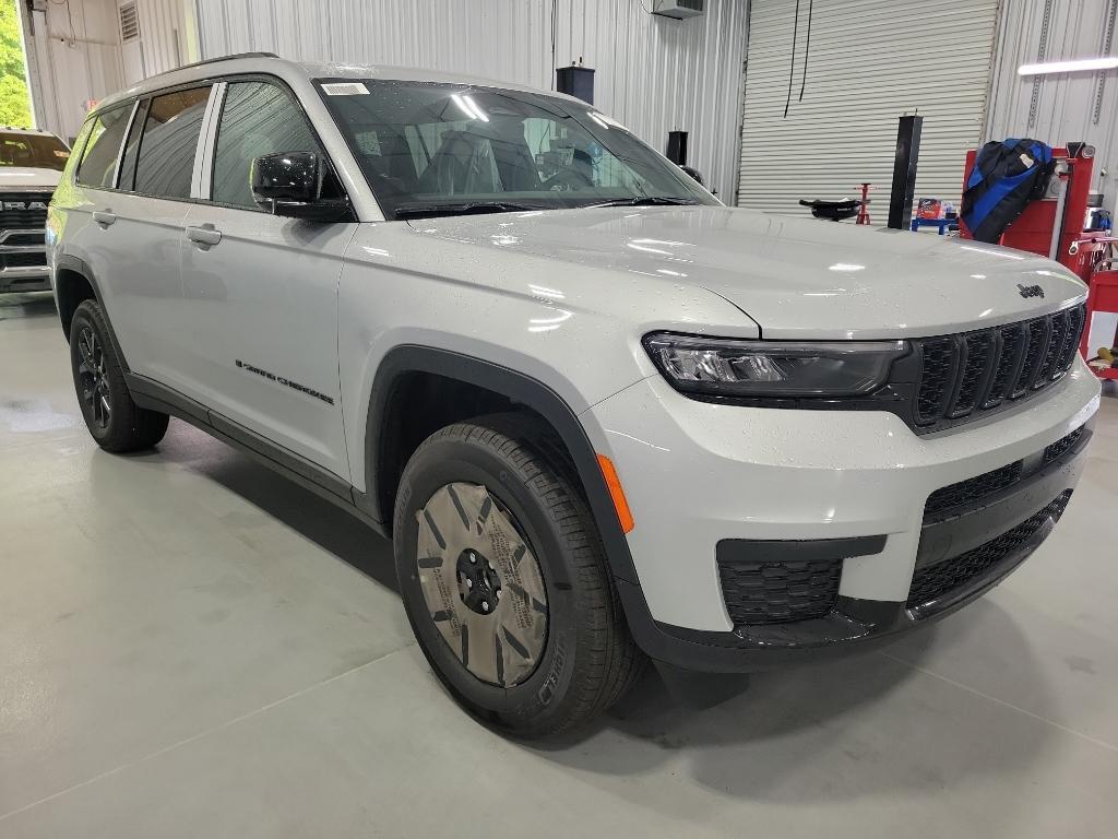 used 2025 Jeep Grand Cherokee L car, priced at $39,995