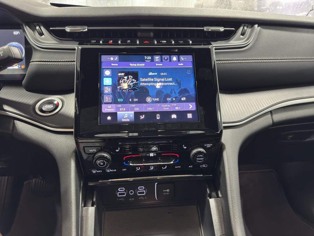 used 2025 Jeep Grand Cherokee L car, priced at $34,769