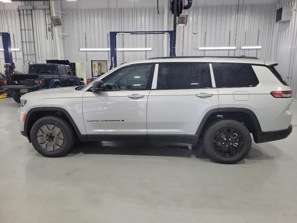 used 2025 Jeep Grand Cherokee L car, priced at $39,995