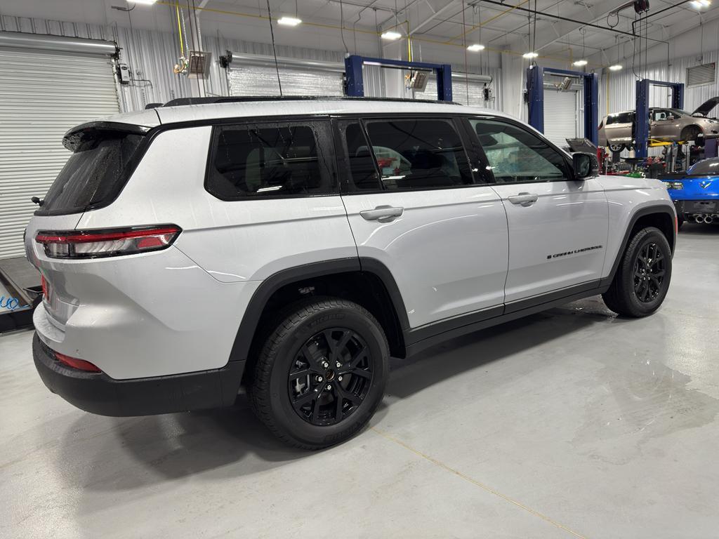 used 2025 Jeep Grand Cherokee L car, priced at $39,969