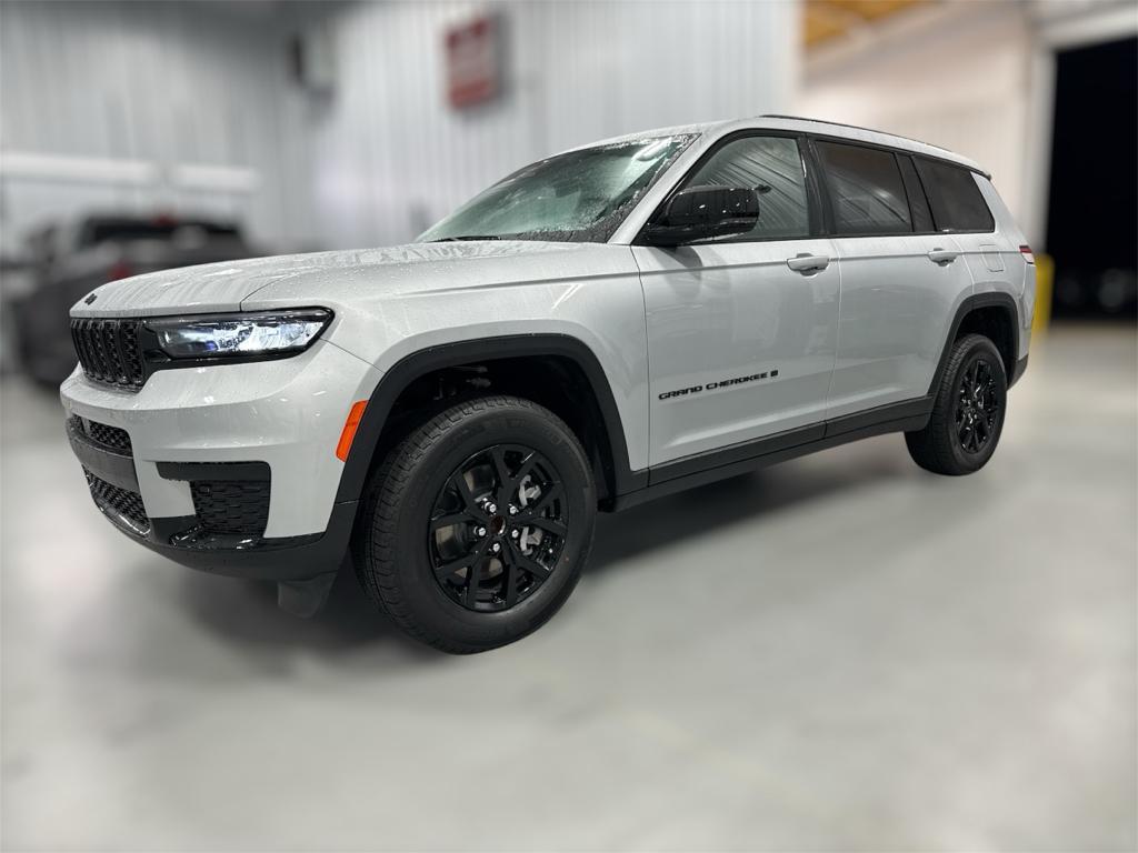 used 2025 Jeep Grand Cherokee L car, priced at $39,969