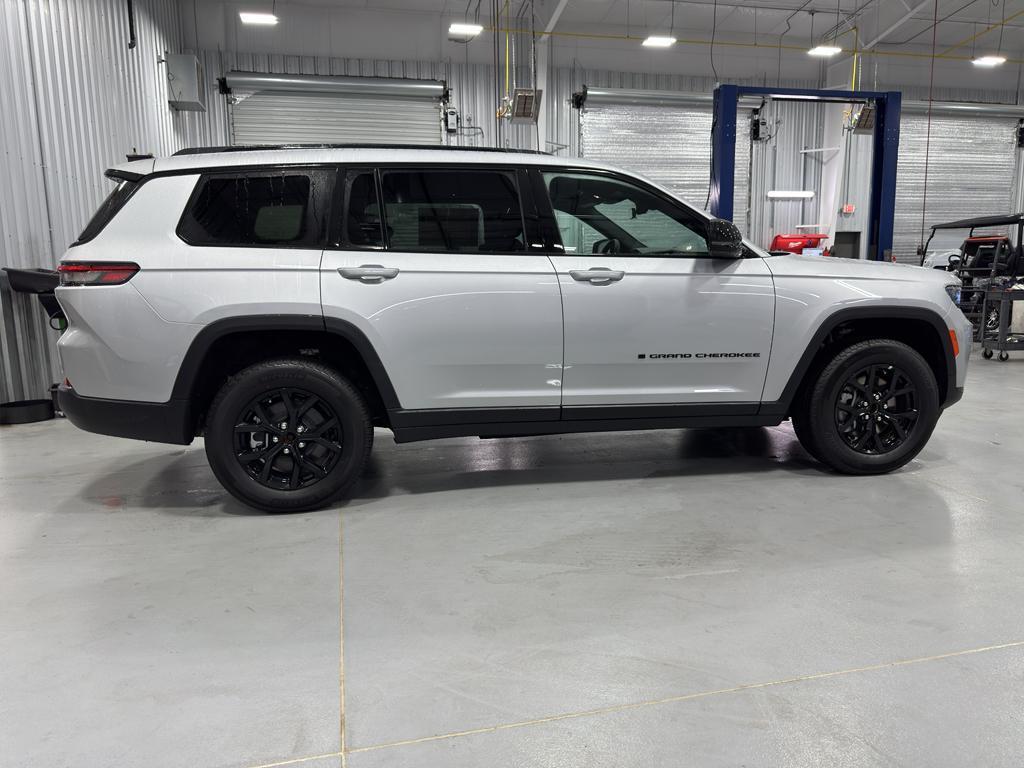 used 2025 Jeep Grand Cherokee L car, priced at $34,769