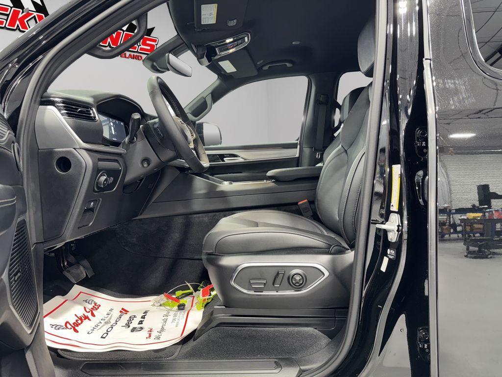 new 2025 Jeep Wagoneer car, priced at $71,978