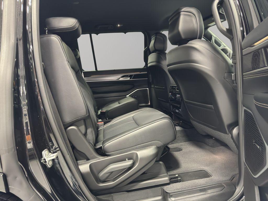 new 2025 Jeep Wagoneer car, priced at $71,978
