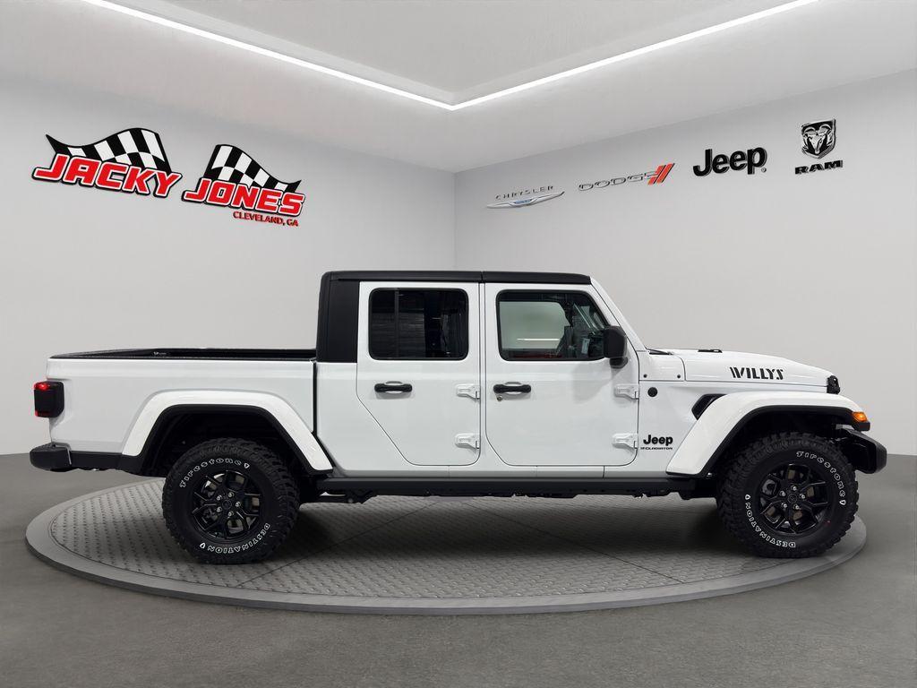 new 2025 Jeep Gladiator car, priced at $45,905