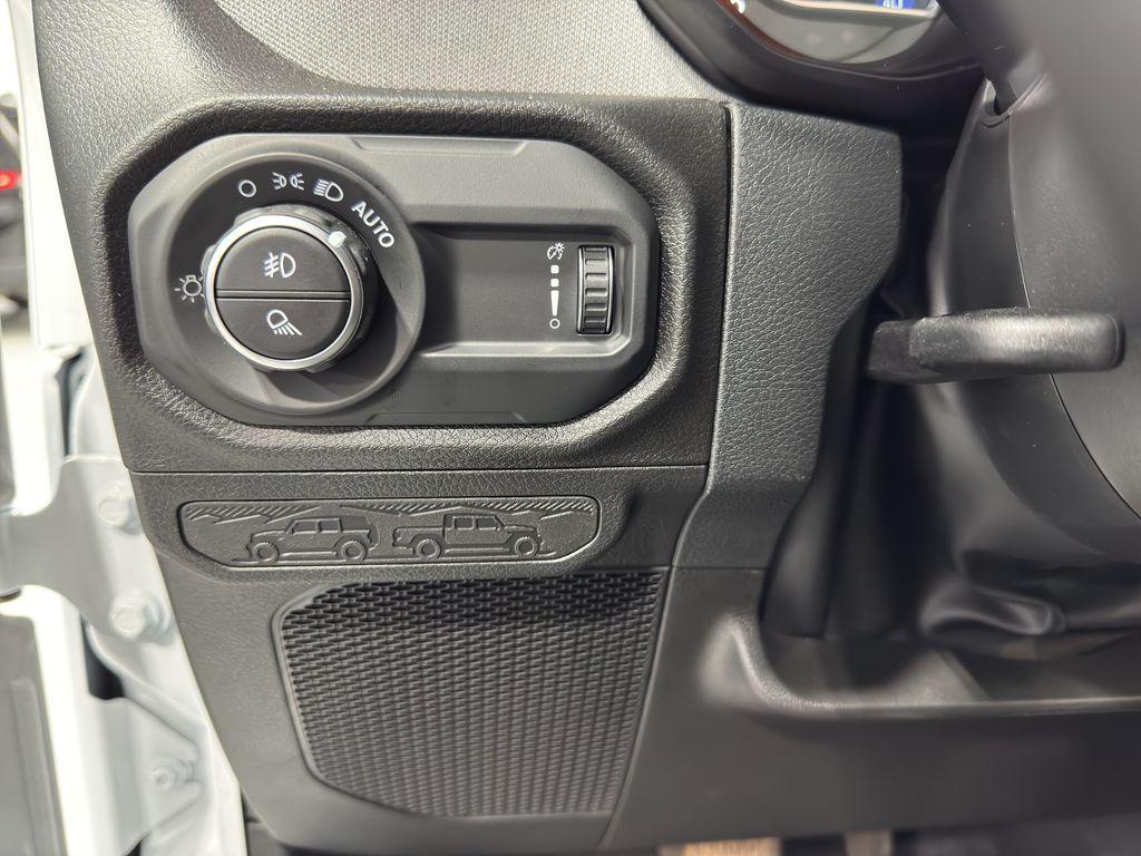 new 2025 Jeep Gladiator car, priced at $45,905