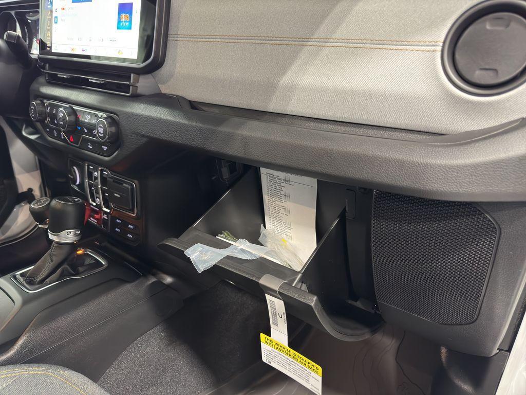 new 2025 Jeep Gladiator car, priced at $45,905
