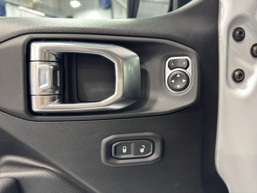 new 2025 Jeep Gladiator car, priced at $45,905