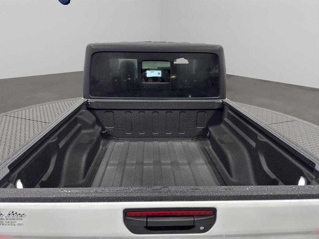 new 2025 Jeep Gladiator car, priced at $45,905