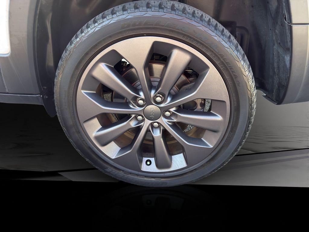 used 2021 Jeep Cherokee car, priced at $23,977