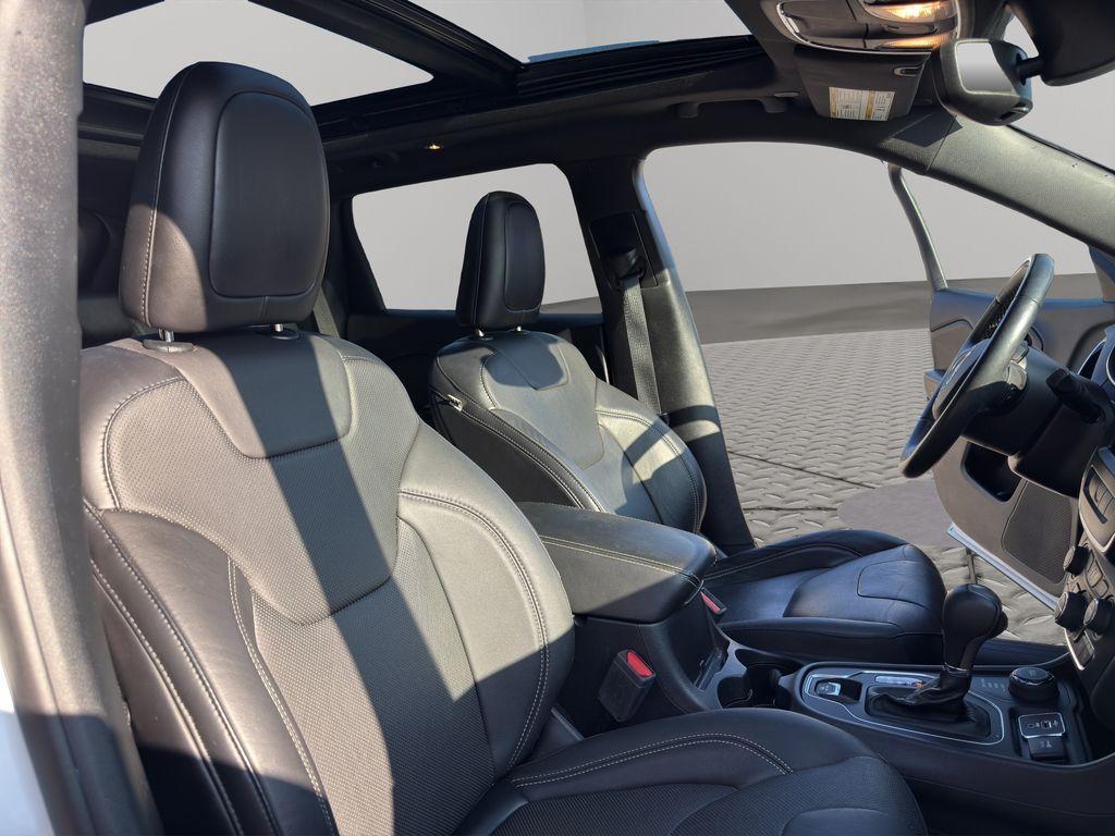 used 2021 Jeep Cherokee car, priced at $23,977