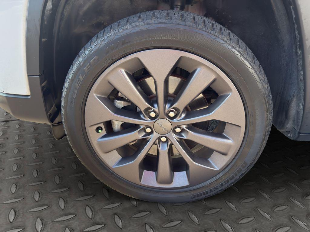 used 2021 Jeep Cherokee car, priced at $23,977