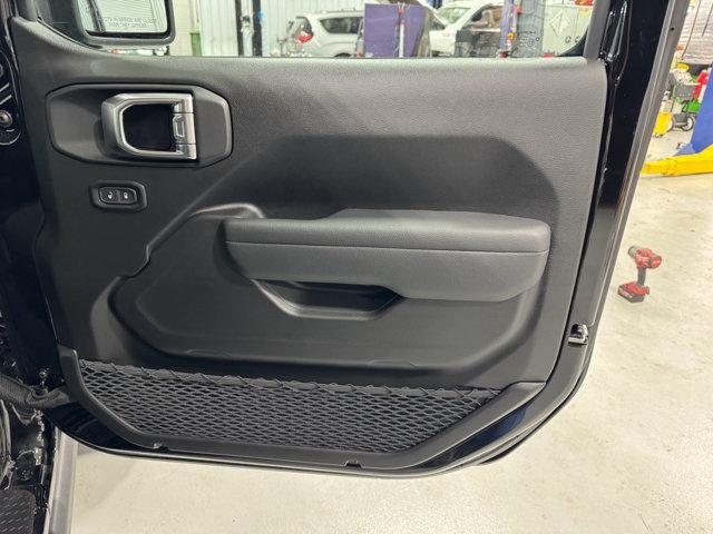 new 2025 Jeep Wrangler car, priced at $48,973
