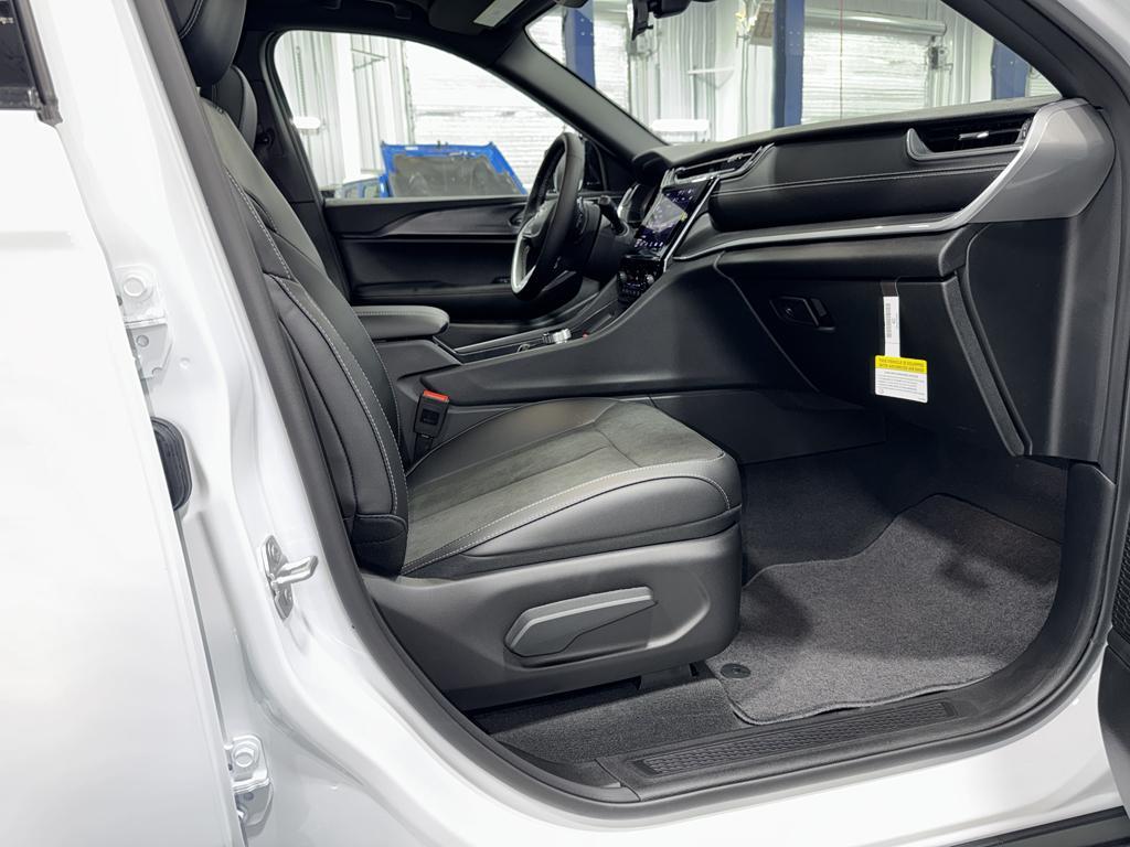 new 2025 Jeep Grand Cherokee L car, priced at $50,775