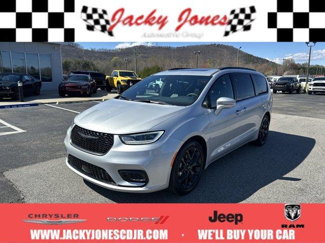 used 2022 Chrysler Pacifica car, priced at $37,595