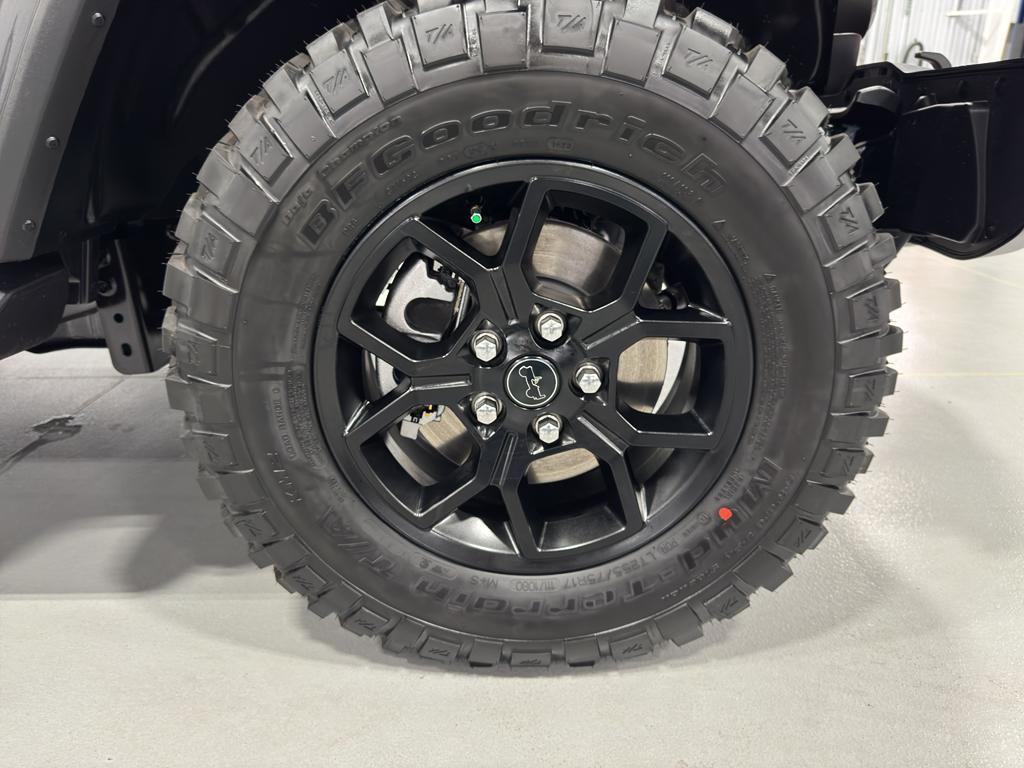new 2025 Jeep Gladiator car