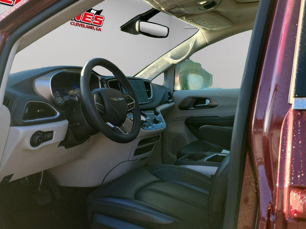 used 2023 Chrysler Pacifica car, priced at $32,964