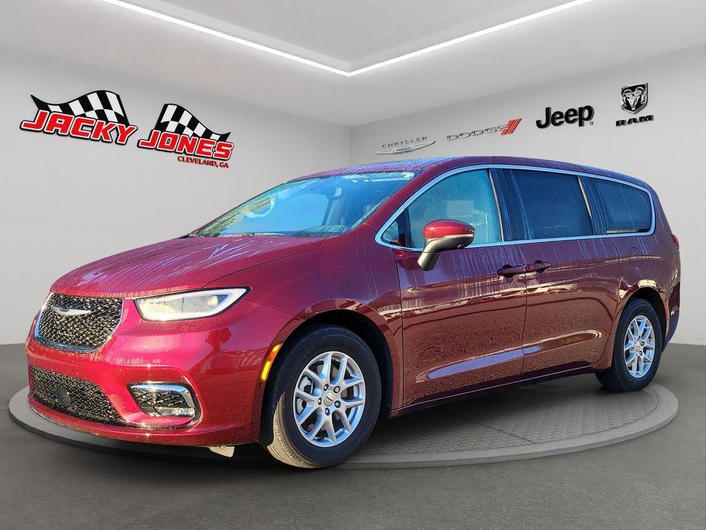 used 2023 Chrysler Pacifica car, priced at $32,964