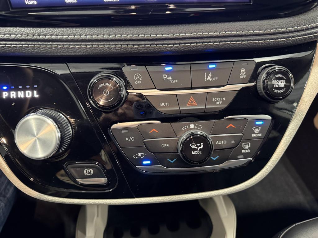 used 2024 Chrysler Pacifica car, priced at $35,969