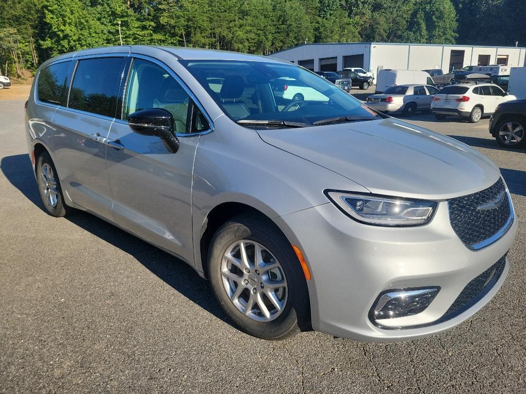 used 2024 Chrysler Pacifica car, priced at $35,969