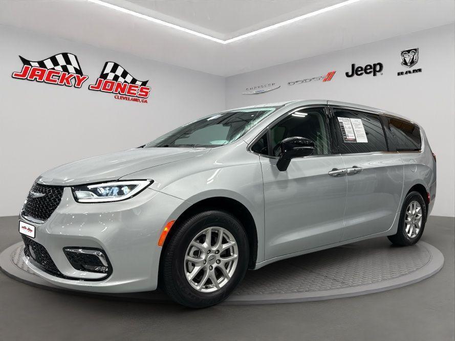 used 2024 Chrysler Pacifica car, priced at $35,969