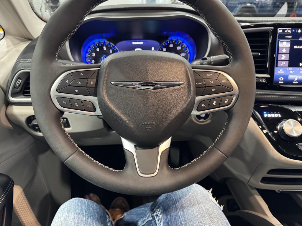 used 2024 Chrysler Pacifica car, priced at $35,969