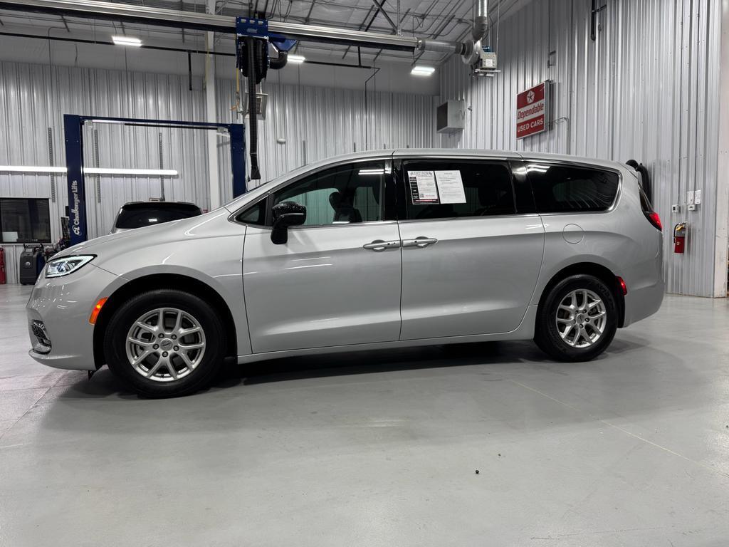 used 2024 Chrysler Pacifica car, priced at $35,969